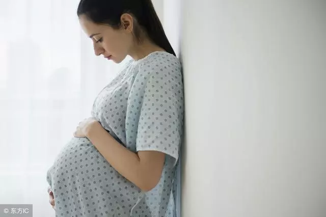 我與小姑子同時懷孕,婆婆要照顧自己女兒,讓我媽來給我做月子