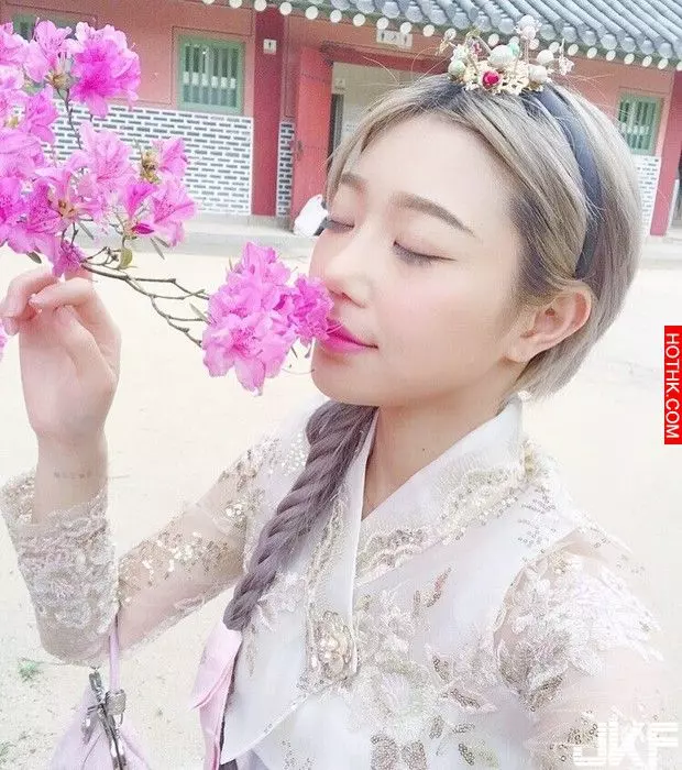 本地香港最靚女紋身師!靠清新風格闖出名堂