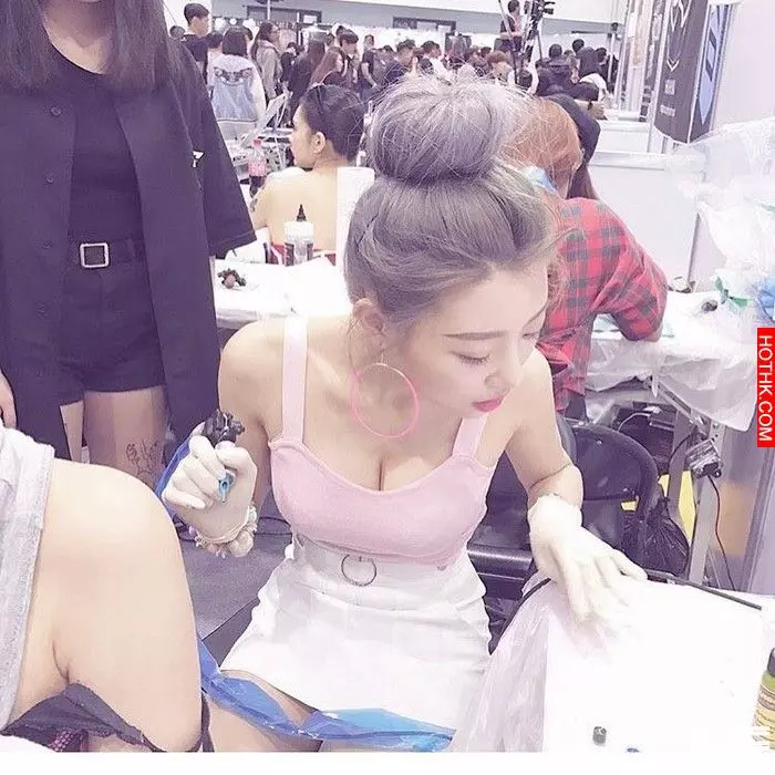 本地香港最靚女紋身師!靠清新風格闖出名堂