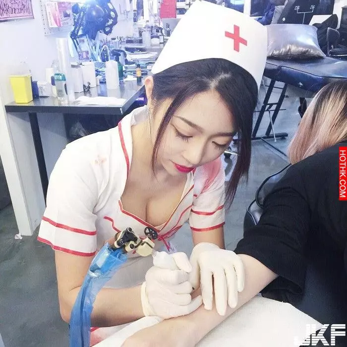 本地香港最靚女紋身師!靠清新風格闖出名堂
