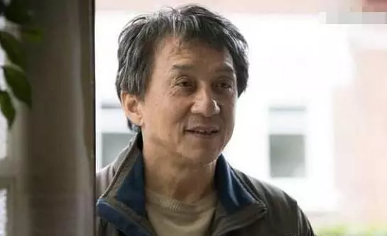 成龍老了,周潤發老了,周星馳老了,只有他63歲仍舊像30歲!