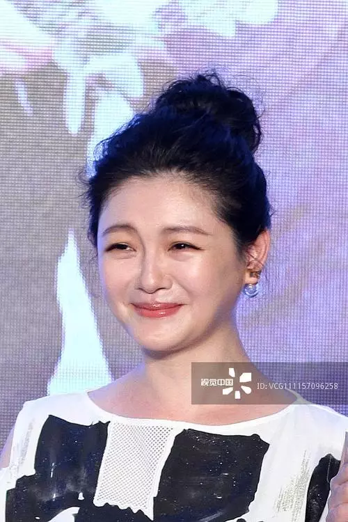41歲的大S皮膚好似20歲的少女,可網友卻被她的面相嚇到:好奇怪!