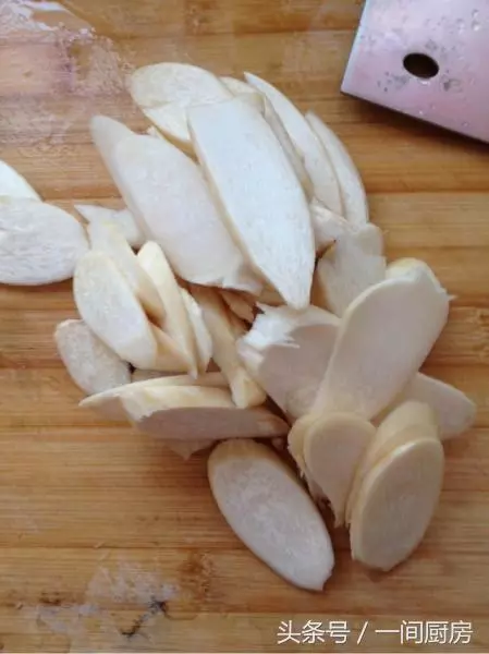 「杏鮑菇」這樣炒超級下飯,一上桌盤子就空了,比吃大魚大肉還滿足!