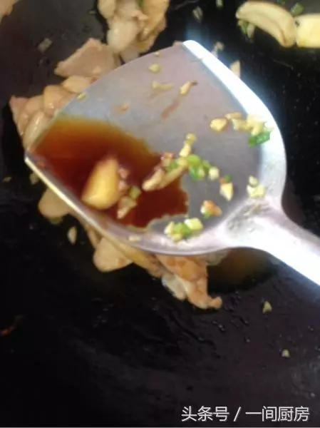 「杏鮑菇」這樣炒超級下飯,一上桌盤子就空了,比吃大魚大肉還滿足!