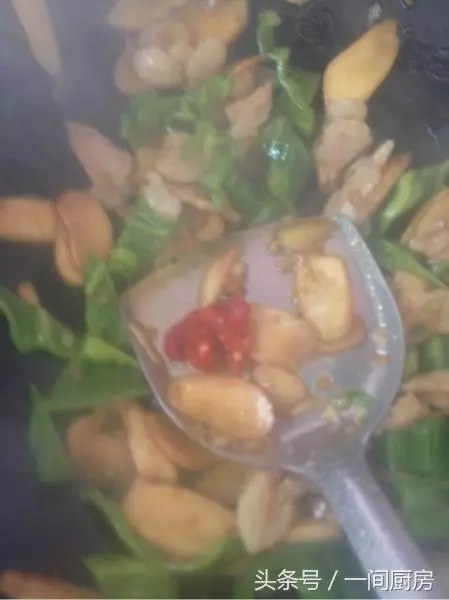 「杏鮑菇」這樣炒超級下飯,一上桌盤子就空了,比吃大魚大肉還滿足!