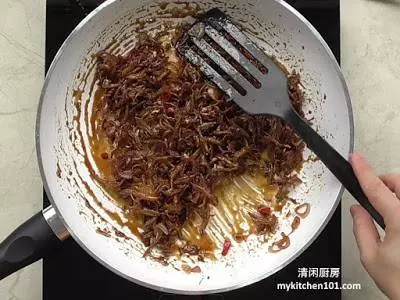 《美食菜譜》原來炸江魚仔這麼簡單啊!順便教你用酥脆江魚仔來做料理!不學就走寶啦~