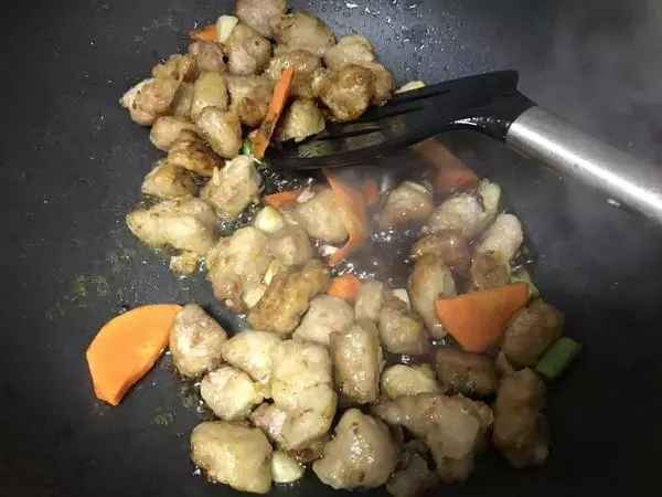 飯店必點兩盤的一道菜,比糖醋裡脊好吃,一大勺一大勺搶著吃!自己做省一半錢!