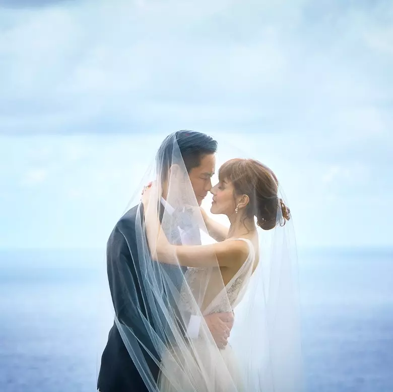 婚後首發文!陳凱琳曝光激吻老公的照片~