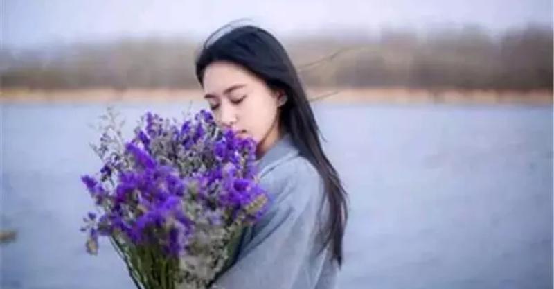 和前妻離婚一年後,再次見到她,讓我追悔莫及