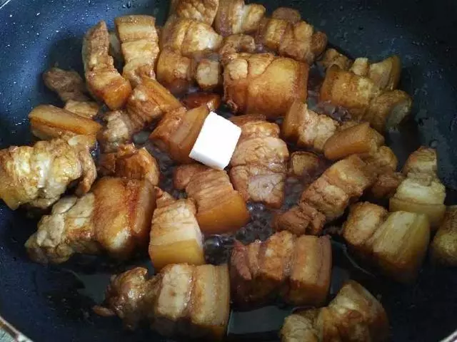 紅燒肉要做的肥而不膩,掌握好這竅門,做出的紅燒肉香糯可口!