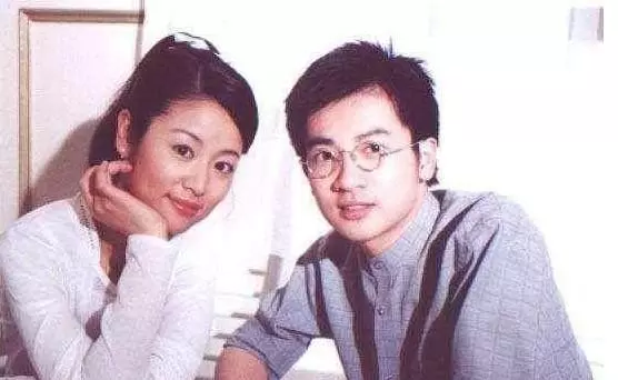 林心如曾愛他8年,他卻愛上她的閨蜜,如今57歲依舊單身成糟老頭!