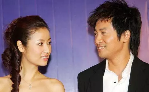 林心如曾愛他8年,他卻愛上她的閨蜜,如今57歲依舊單身成糟老頭!