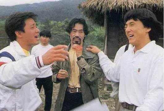 林心如曾愛他8年,他卻愛上她的閨蜜,如今57歲依舊單身成糟老頭!