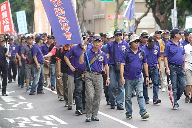 軍改三讀 起支俸率55 2% 6萬多人受影響