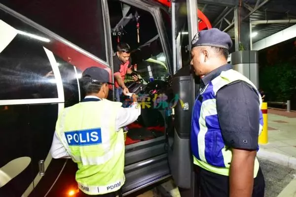 涉嫌吸毒及交通罰單未繳清 2長巴司機被捕