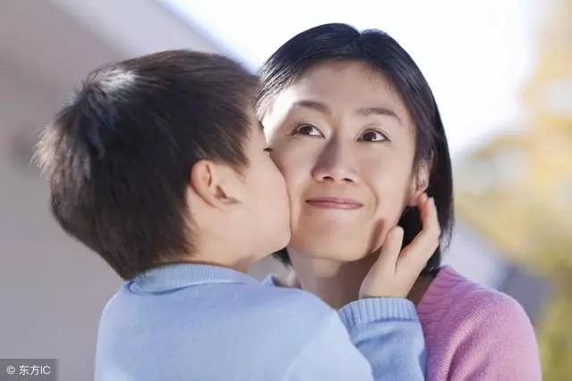 我生了兒子,老公和我離了婚,如今前夫想認親,兒子說你不配