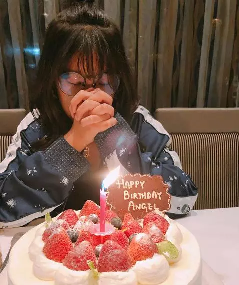 母女一秒變姐妹賈靜雯13歲大女兒梧桐妹長大了!與媽媽並肩合照完全看不出是母女!
