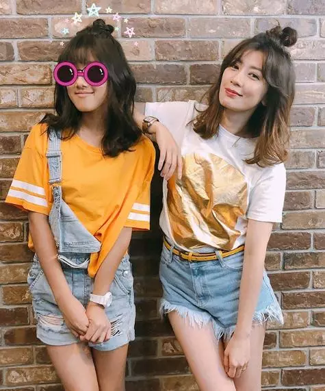 母女一秒變姐妹賈靜雯13歲大女兒梧桐妹長大了!與媽媽並肩合照完全看不出是母女!