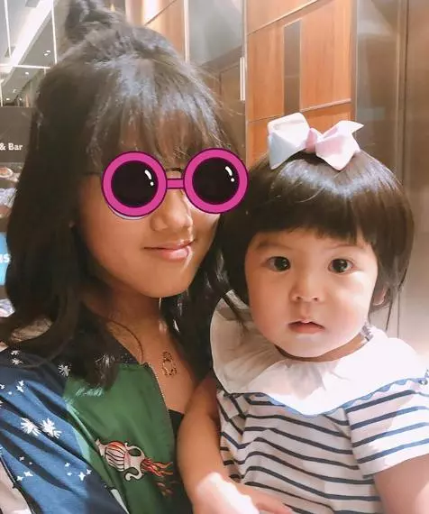 母女一秒變姐妹賈靜雯13歲大女兒梧桐妹長大了!與媽媽並肩合照完全看不出是母女!