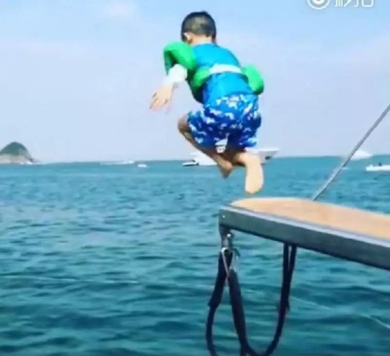 應采兒生日當天,Jasper跳海!? 網友心疼Jasper直呼:「山雞哥的女人不好惹,也只有親媽才這樣!」