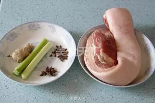 無油紅燒肉的做法【無油紅燒肉】菜譜