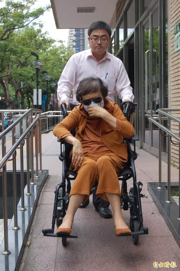 國務機要費貴婦團種村碧君被判刑 以心律 不整向高院聲請停審