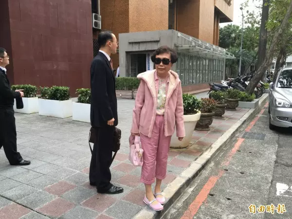 國務機要費貴婦團種村碧君被判刑 以心律 不整向高院聲請停審