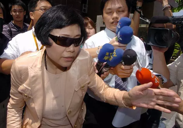 國務機要費貴婦團種村碧君被判刑 以心律 不整向高院聲請停審