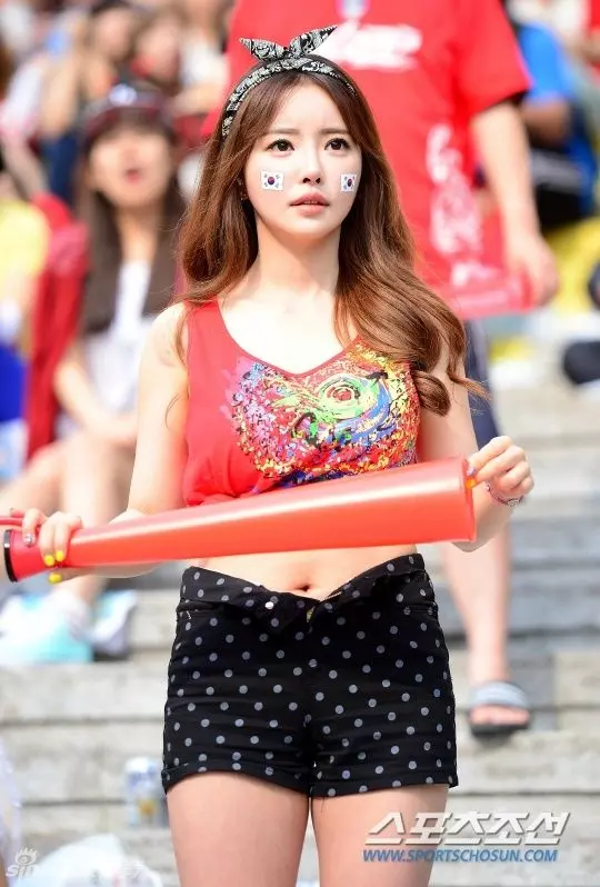 【韓國女球迷讓人戀愛了~】2018世界盃不止有帥氣球員,女球迷也超漂亮der!