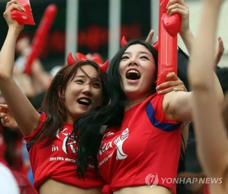 【韓國女球迷讓人戀愛了~】2018世界盃不止有帥氣球員,女球迷也超漂亮der!