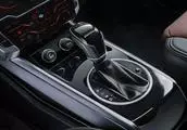 自動擋汽車開了十幾年,但沒有一個人知道這個按鈕是幹什麼的!