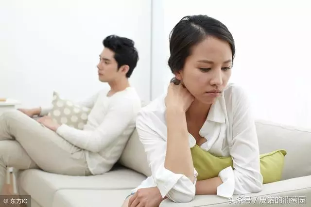 離婚吧,我起早貪黑地賺錢,而你只是把我當成改善你家生活的工具