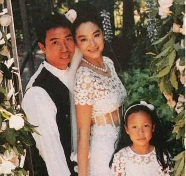 林青霞三個女兒,黎姿三個女兒,鍾麗緹三個女兒,差距明顯!