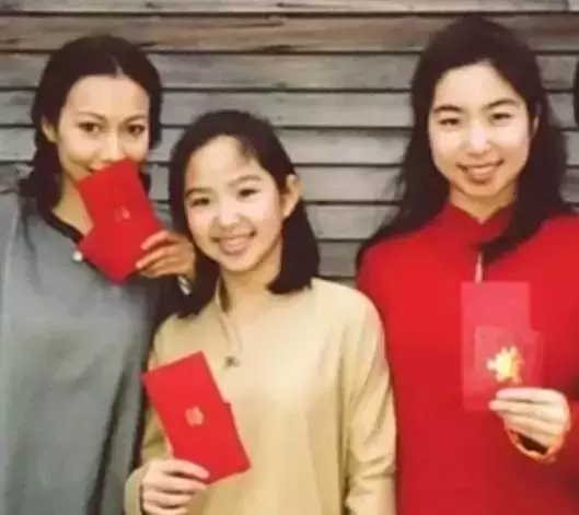 林青霞三個女兒,黎姿三個女兒,鍾麗緹三個女兒,差距明顯!