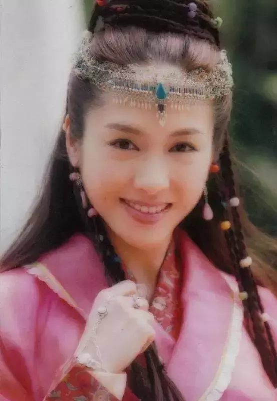 林青霞三個女兒,黎姿三個女兒,鍾麗緹三個女兒,差距明顯!