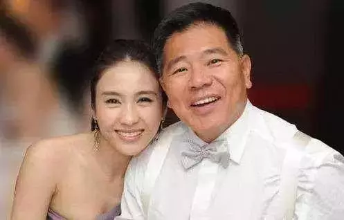林青霞三個女兒,黎姿三個女兒,鍾麗緹三個女兒,差距明顯!