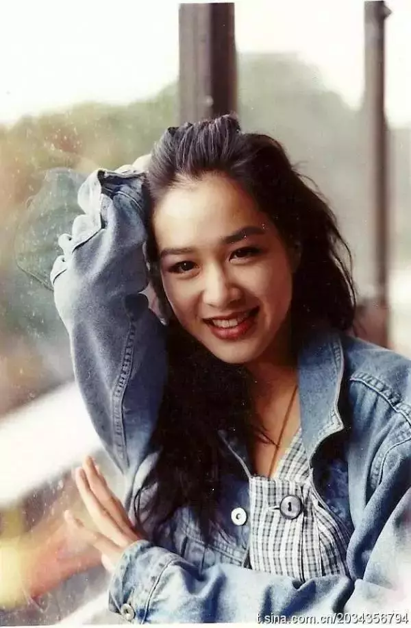 林青霞三個女兒,黎姿三個女兒,鍾麗緹三個女兒,差距明顯!