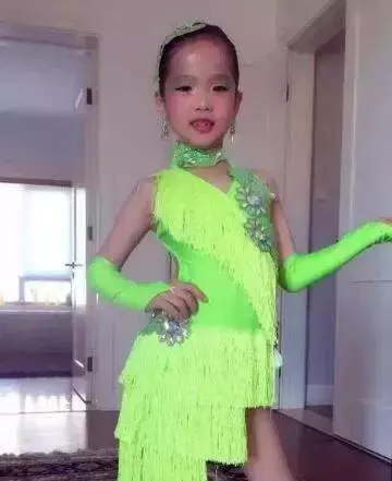 林青霞三個女兒,黎姿三個女兒,鍾麗緹三個女兒,差距明顯!