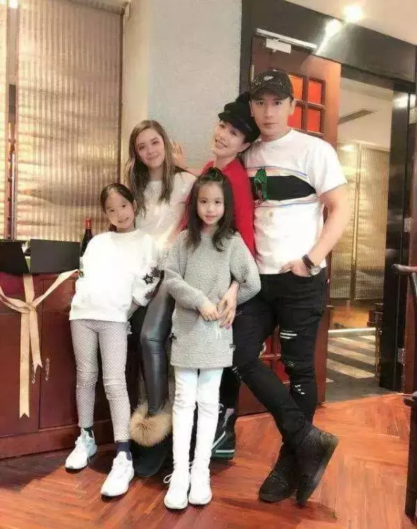 林青霞三個女兒,黎姿三個女兒,鍾麗緹三個女兒,差距明顯!