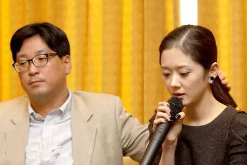 比楊冪還火,美過范冰冰,但被封殺10年,如今現身菜市場成這樣!
