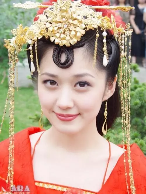 比楊冪還火,美過范冰冰,但被封殺10年,如今現身菜市場成這樣!