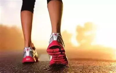 行走不只是簡單的下肢運動,7種步行方法,讓身體更健康!
