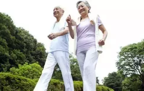 行走不只是簡單的下肢運動,7種步行方法,讓身體更健康!