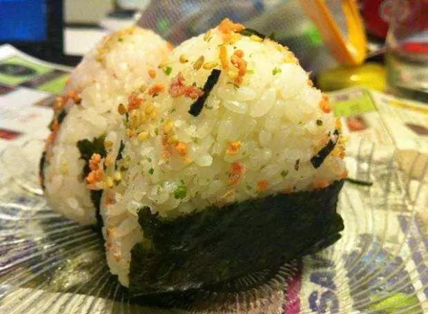 剩飯出了新吃法,這樣做好吃又不浪費