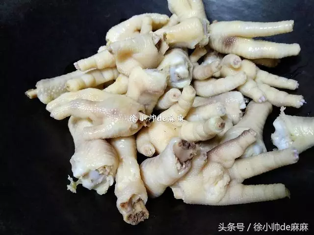雞爪和這食材一起真是太好吃了,一星期准做一次,每次都啃精光!