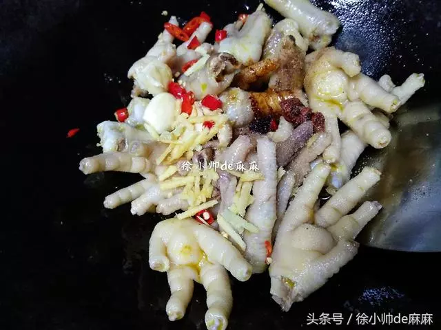 雞爪和這食材一起真是太好吃了,一星期准做一次,每次都啃精光!