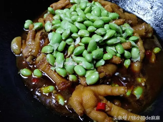 雞爪和這食材一起真是太好吃了,一星期准做一次,每次都啃精光!