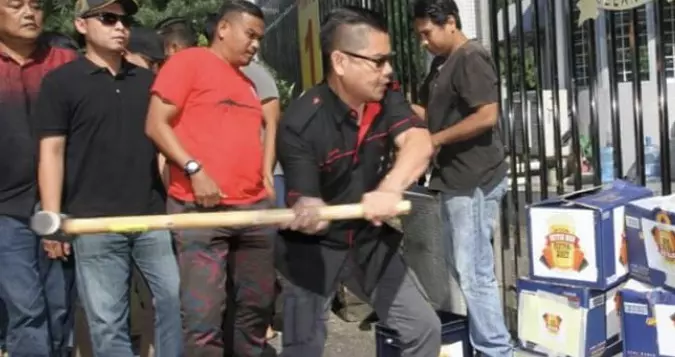 嘉瑪和其區部巫統領袖仍保持聯絡竟無人報警!隱瞞警方包庇通緝犯 他們是否有罪? - 世界大小事 | FUN01 創作分享