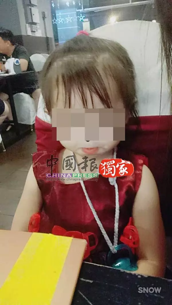 小小身軀被捅30多刀 遮屍白布染成紅布