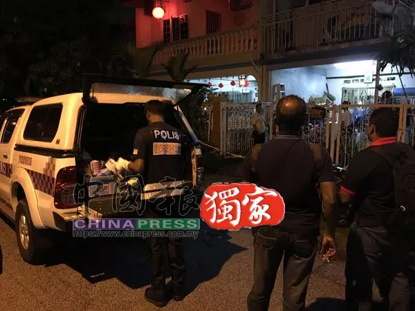 小小身軀被捅30多刀 遮屍白布染成紅布
